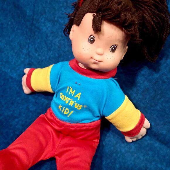 Vintage I'm A Toys R Us Kid 1983 Gata Box Brunette Doll Retro Collectable RARE